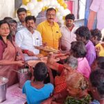 அதிமுக பொதுச் செயலாளர் இபிஎஸ்  71-வது பிறந்த நாள் விழா திருச்சி மாநகர் மாவட்ட  மகளிர் அணி செயலாளர் நசீமா ஃபாரிக் ஏற்பாட்டில் ஏழை எளிய பொதுமக்களுக்கு நலத்திட்ட உதவிகள் மற்றும் அன்னதானம் வழங்கப்பட்டது:-