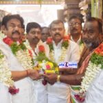 அதிமுக பொதுச் செயலாளர் இபிஎஸ்  71-வது பிறந்த நாளை முன்னிட்டு பகுதி செயலாளர் அன்பழகன் ஏற்பாட்டில் மானிக்க விநாயகருக்கு சிறப்பு அபிஷேகம் நடைபெற்றது:-