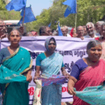 பட்டை, நாமம் போட்டு மடியேந்தி பிச்சை எடுக்கும் போராட்டத்தில் ஈடுபட்ட சத்துணவு, அங்கன்வாடி ஓய்வூதியர்களால் திருச்சியில் பரபரப்பு:-