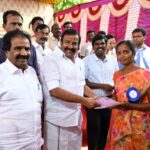 திருச்சி கிராப்பட்டி பகுதியை சேர்ந்த பொதுமக்களுக்கு வீட்டுமனை பட்டாக்களை அமைச்சர் கே.என்.நேரு வழங்கினார்:-