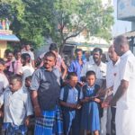 பெருந்தலைவர் காமராஜரின் பிறந்த நாளை முன்னிட்டு தமிழ் மாநில காங்கிரஸ் கட்சியின் சார்பில் திருச்சி மத்திய மாவட்ட தமாகா விவசாய அணி தலைவர் புங்கனூர்  செல்வம் மாணவர்களுக்கு நோட்டு புத்தகம் வழங்கினார்:-