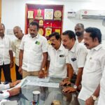 மக்கள் பயன்படுத்தி வந்த பொது கழிப்பிடத்தை இடித்துவிட்டு, கார் பார்க்கிங் அமைப்பதற்கு ஆட்சேபனம் தெரிவித்து, அம்மா மக்கள் முன்னேற்றக் கழகத்தினர் மேயரிடம் மனு:-
