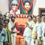 சுதந்திரப் போராட்ட தியாகி இம்மானுவேல் சேகரனாரின் 68-வது நினைவு தினம் – திருச்சி அதிமுக சார்பில் கழக அமைப்பு செயலாளர் ரத்தினவேல் தலைமையில் அதிமுகவினர் மலர் தூவி மரியாதை செலுத்தினர்:-