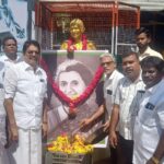 மறைந்த முன்னாள் பிரதமர் இந்திரா காந்தி அவர்களை நினைவு தினம் – காங்கிரஸ் கமிட்டி திருச்சி தெற்கு மாவட்ட  தலைவர் கோவிந்தராஜன் தலைமையில் மலர் தூவி மரியாதை செலுத்தினர்:-