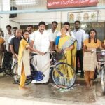 ஸ்ரீரங்கம் பெண்கள் மேல்நிலைப் பள்ளியில் மாணவிகளுக்கு விலையில்லா மிதிவண்டிகளை எம்எல்ஏ பழனியாண்டி வழங்கினார்:-