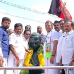 அதிமுக மாவட்ட செயலாளர் சீனிவாசன் தலைமையில் பேரறிஞர் அண்ணாவின் திருவுருவ சிலைக்கு மாலை அணிவித்து மரியாதை செலுத்திய கிழக்கு தொகுதி வேட்பாளர் ராஜசேகரன்:-