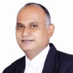 திருச்சி நீதிமன்ற சாலையில் வெள்ளை கோட்டுடன் கூடிய நடைபாதை மற்றும்   ஃபிளிக்கரிங் ஸ்டிக்கர்ஸ் அமைத்து தர வழக்கறிஞர் இளங்கோ கோரிக்கை:-