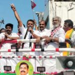 திருச்சி என்.எஸ்.பி ரோடு பகுதியில் அதிமுக மாவட்ட செயலாளர் சீனிவாசன் உடன் சென்று பொதுமக்களிடம் வாக்கு சேகரித்த வேட்பாளர் ராஜசேகரன்:-