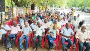 12 அம்ச கோரிக்கைகளை வலியுறுத்தி திருச்சியில் தமிழ்நாடு அரசு அனைத்து துறை ஓய்வூதியர்கள் ஆர்ப்பாட்டம்:-